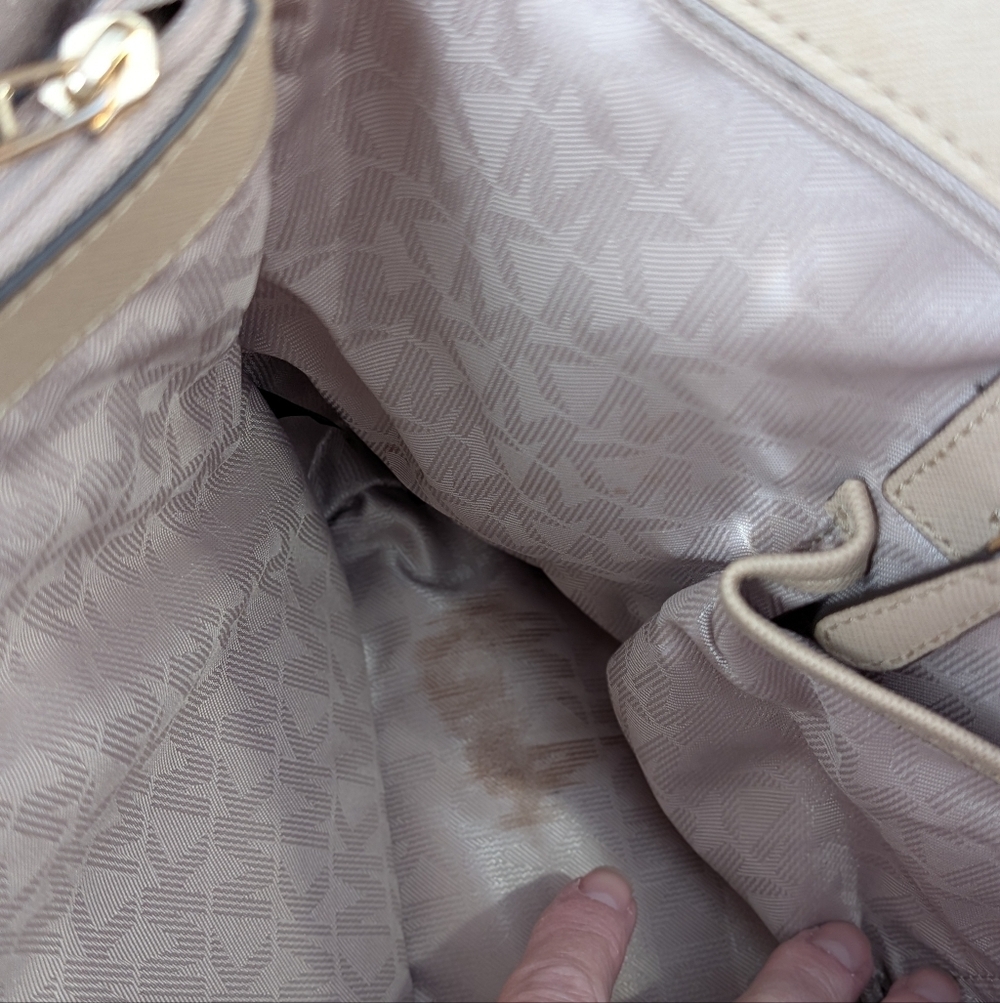 Michael Kors Jet Set Quilted Saffiano Leather Tote – Beige/Gold - Picture 12 of 16